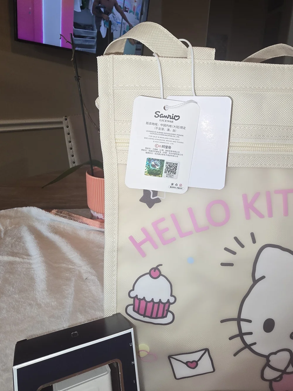 NEW Hello Kitty 6-Pc Sanrio Bundle Canvas Tote Bottle Charger Pen Set Jewelry